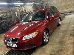 Röd Begagnad 2011 Volvo V70 Drive Kinetic Kombi | 40 000 kr (Bra pris)