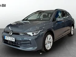 Mörkgrå Ny 2024 VW Golf VIII Life Kombi | 299 900 kr (Marknadspris)