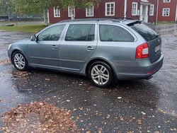 Grå Begagnad 2013 Skoda Octavia Elegance Kombi | 39 000 kr (Marknadspris)