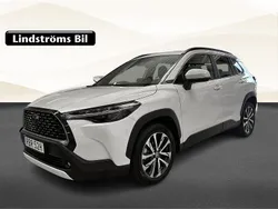 Vit Begagnad 2024 Toyota Corolla Cross Style SUV | 409 900 kr (Marknadspris)