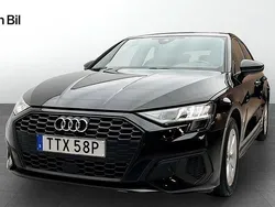 Svart (brilliantsvart) Begagnad 2022 Audi A3 Sportback Premium Halvkombi | 254 000 kr (Marknadspris)