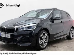 Svart Begagnad 2018 BMW 225 iPerformance Minibuss | 229 900 kr