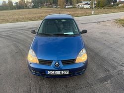 Mörkblå (blå) Begagnad 2008 Renault Clio R.S. Halvkombi | 29 500 kr (Marknadspris)