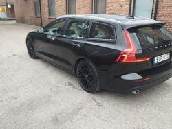 Begagnad 2020 Volvo V60 Momentum Kombi | 187 000 kr (Marknadspris)