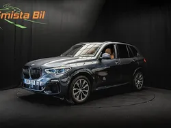 Grå Begagnad 2021 BMW X5 M Sport SUV | 649 800 kr (Marknadspris)