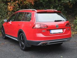 Röd Begagnad 2017 VW Golf Alltrack Kombi | 149 000 kr (Bra pris)