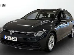 Grå Begagnad 2022 VW Golf VIII Life Kombi | 269 800 kr (Marknadspris)