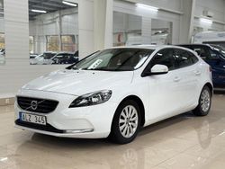 Vit Begagnad 2014 Volvo V40 Kinetic Kombi | 114 900 kr (Marknadspris)
