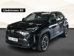 Svart Begagnad 2022 Toyota Yaris Cross Edition SUV | 279 900 kr (Marknadspris)