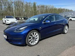 Blå Begagnad 2019 Tesla Model 3 Long Range Sedan | 300 000 kr