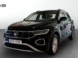 Svart (deep black pearl) Begagnad 2022 VW T-Roc Life SUV | 219 900 kr (Marknadspris)