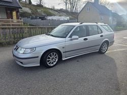 Grå Begagnad 2004 Saab 9-5 Vector Kombi | 15 000 kr (Marknadspris)