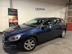 Blå Begagnad 2014 Volvo V60 Kinetic Kombi | 99 900 kr (Bra pris)