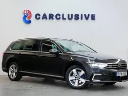 Mörkgrå Begagnad 2020 VW Passat GTE Kombi | 199 900 kr (Marknadspris)