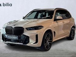 Vit Begagnad 2023 BMW X5 M Sport SUV | 819 900 kr (Dyr)