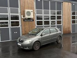 Grå Begagnad 2003 Toyota Corolla Halvkombi | 39 900 kr (Marknadspris)