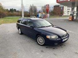 Blå Begagnad 2007 Volvo V70 Momentum Kombi | 37 000 kr (Marknadspris)