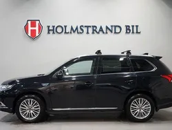 Svart Begagnad 2018 Mitsubishi Outlander P-HEV Comfort Edition SUV | 164 900 kr (Bra pris)
