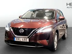 Mörkröd (red) Begagnad 2023 Nissan Qashqai Acenta SUV | 259 900 kr (Marknadspris)
