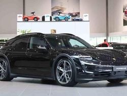 Svart Begagnad 2022 Porsche Taycan Cross Turismo Sedan | 695 000 kr (Marknadspris)