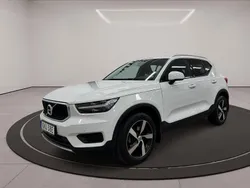 Vit Begagnad 2020 Volvo XC40 Momentum SUV | 264 500 kr (Marknadspris)