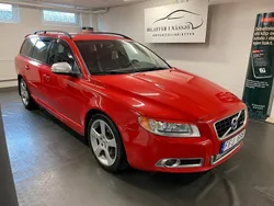 Röd Begagnad 2010 Volvo V70 R-Design Kombi | 84 900 kr (Marknadspris)
