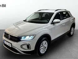 Grå Begagnad 2022 VW T-Roc Life SUV | 289 900 kr (Marknadspris)