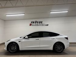 Vit (vit pearl metallic) Begagnad 2021 Tesla Model 3 Sedan | 399 500 kr