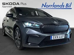 Grå (quartz grey metallic) Begagnad 2022 Skoda Enyaq iV SportLine SUV | 409 000 kr (Marknadspris)