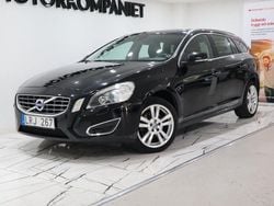 Svart Begagnad 2011 Volvo V60 Summum Kombi | 89 900 kr (Marknadspris)
