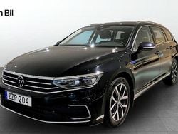Svart Begagnad 2020 VW Passat GTE Kombi | 249 900 kr (Marknadspris)