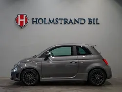 Grå Begagnad 2024 Abarth 595 Halvkombi | 269 900 kr (Marknadspris)
