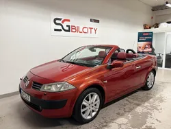 Röd Begagnad 2004 Renault Mégane Cabriolet Cab | 34 900 kr (Marknadspris)