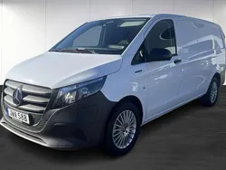 Vit (white) Begagnad 2024 Mercedes e-Vito Minibuss | 599 875 kr
