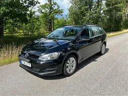 Svart Begagnad 2015 VW Golf VII Kombi | 110 000 kr (Marknadspris)