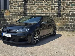 Svart Begagnad 2012 VW Golf VII R Halvkombi | 165 000 kr (Marknadspris)