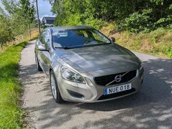 Brun Begagnad 2012 Volvo V60 Momentum Kombi | 99 000 kr (Marknadspris)