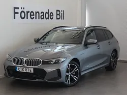 Grå Ny 2025 BMW 330e M Sport Kombi | 641 700 kr (Marknadspris)