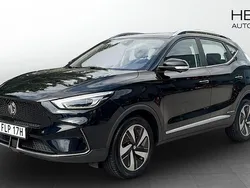 Svart (black) Begagnad 2022 MG ZS Luxury Sedan | 244 900 kr (Superpris)