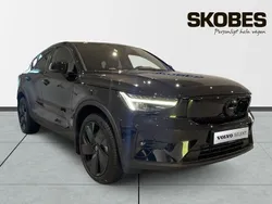 Svart Begagnad 2025 Volvo EC40 Performance SUV | 599 000 kr