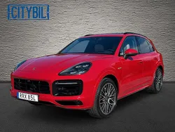 Röd Begagnad 2021 Porsche Cayenne S E-Hybrid Sport SUV | 695 900 kr