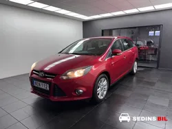 Röd Begagnad 2013 Ford Focus Titanium Kombi | 49 900 kr (Marknadspris)
