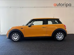 Orange (orange metallic) Begagnad 2015 Mini Cooper Pepper Halvkombi | 129 900 kr (Lite dyr)