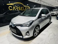 Silver Begagnad 2015 Toyota Yaris Hybrid Active Halvkombi | 99 000 kr (Lite dyr)
