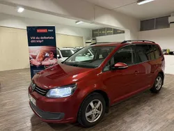Röd Begagnad 2012 VW Touran Minibuss | 89 900 kr (Marknadspris)
