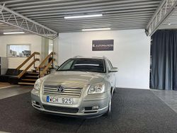 Ljusgrön Begagnad 2004 Toyota Avensis Kombi | 29 900 kr (Marknadspris)