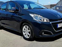 Grå Begagnad 2016 Peugeot 208 Halvkombi | 77 000 kr (Marknadspris)