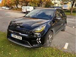 Svart Begagnad 2020 Kia Niro 2 SUV | 109 000 kr