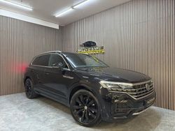 Svart Begagnad 2019 VW Touareg R-line SUV | 429 900 kr (Marknadspris)