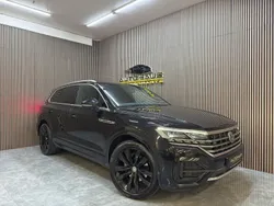 Svart Begagnad 2019 VW Touareg R-line SUV | 469 900 kr (Lite dyr)